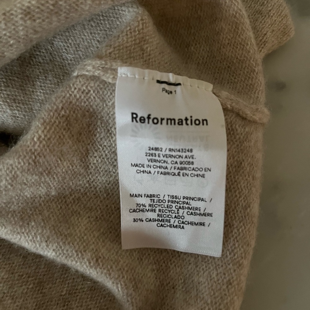 Reformation Cashmere Mock Turtleneck in Oatmeal Cropped Small - Picture 5 of 6